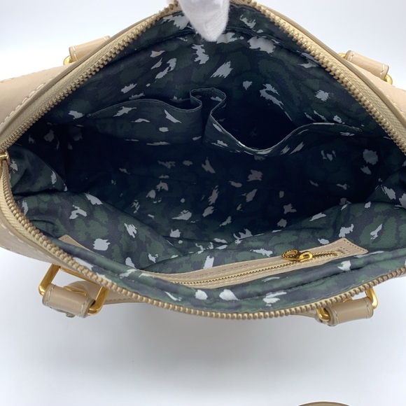 Marc Jacobs Smooth Leather Tote Handbag Crossbody Bag in Beige - Picture 9 of 16